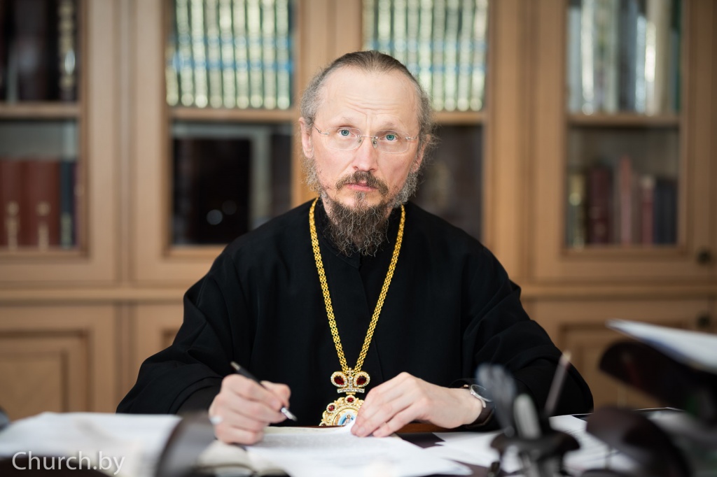 в текст